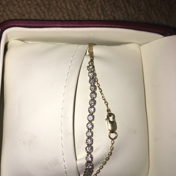 Lugaro women’s gold/diamond bracelet - Picture 3 of 8